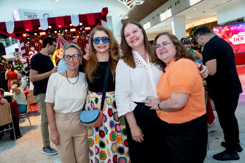 Confraternização natalina - Imprensa cearense se reúne no tradicional café de Natal dos shoppings RioMar