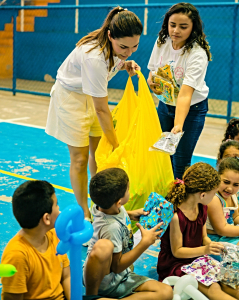 Distribuição De Presentes