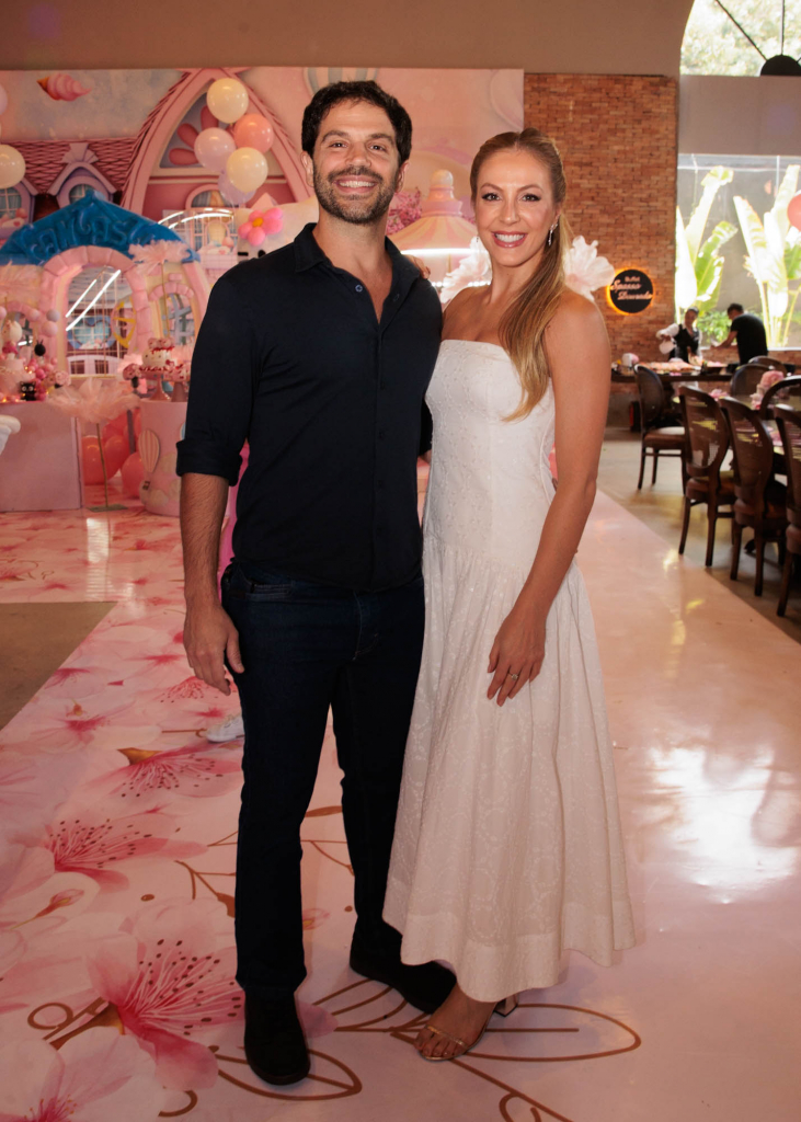 Duda Nagle E Namorada