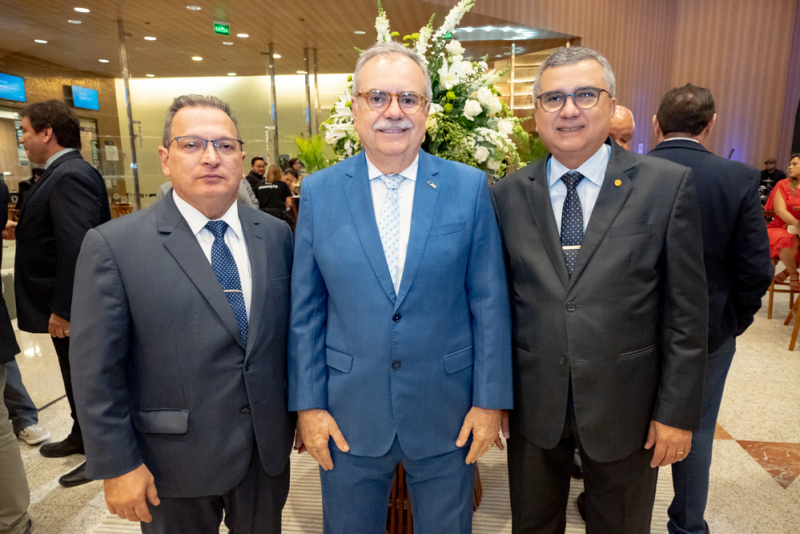 Noite de reconhecimento - VICTA Engenharia é eleita Construtora do Ano no Prêmio da Construção 2025