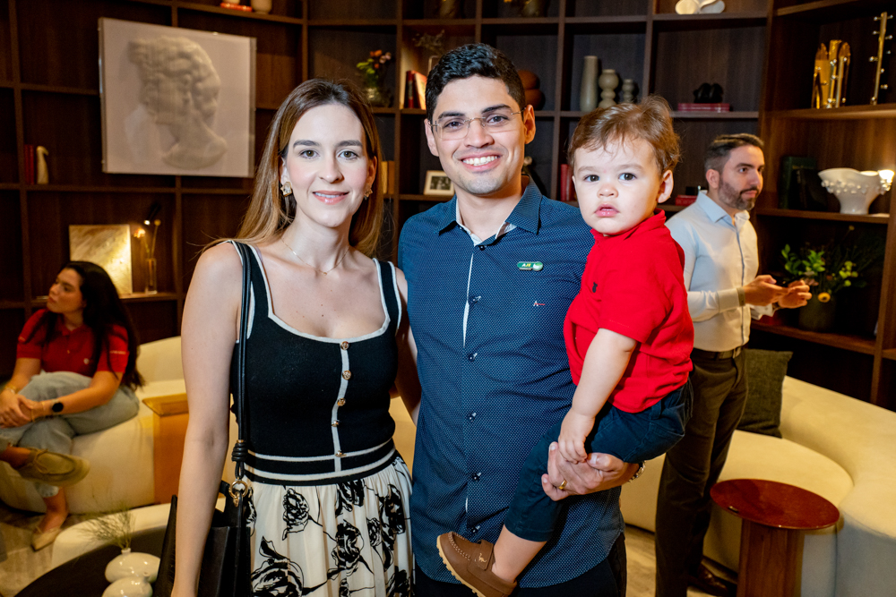 Emília Mendonça, Tiago E Felipe Guimarães