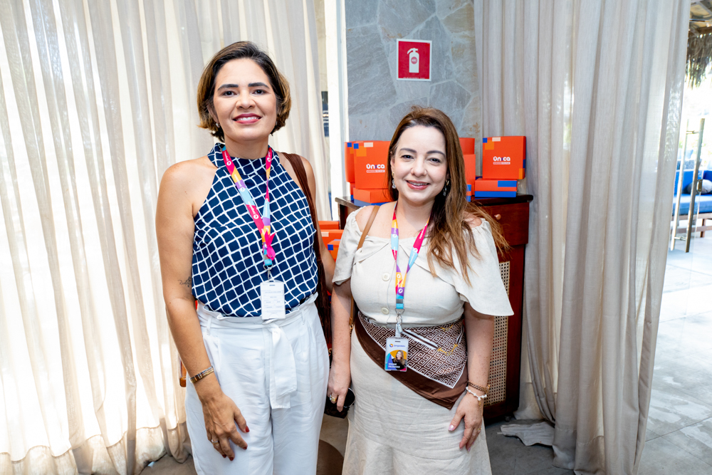 Flávia Carolina E Viviane Pinheiro