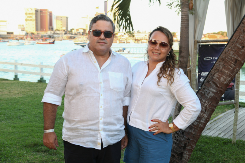 Feriado à beira-mar - Tardes ensolaradas, música ao vivo e boa mesa marcam o feriado no Iate Clube de Fortaleza