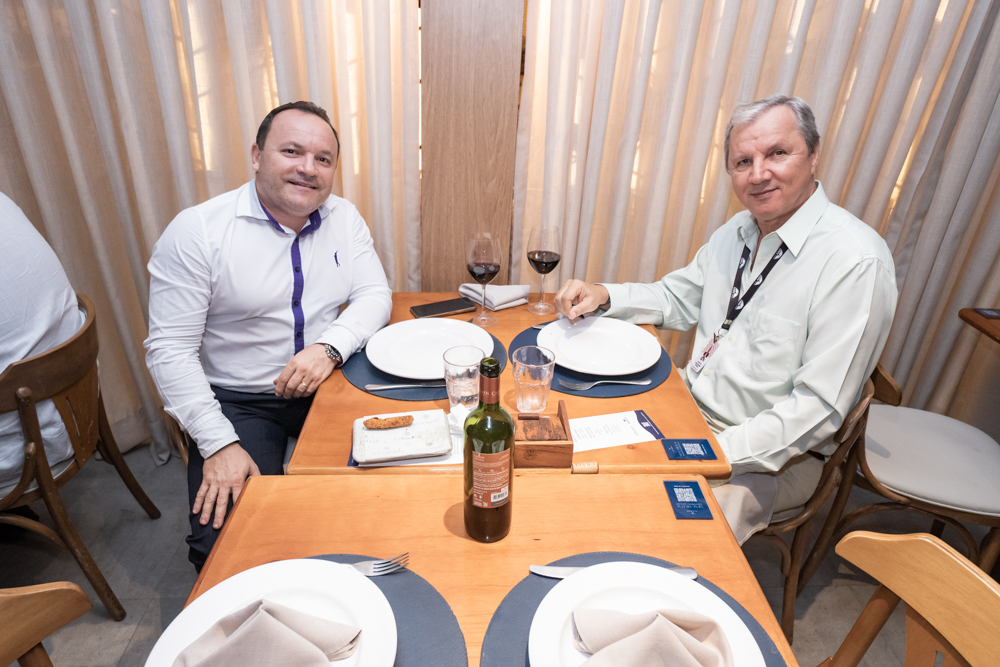 Gilmaro Alves E Vicente Silva