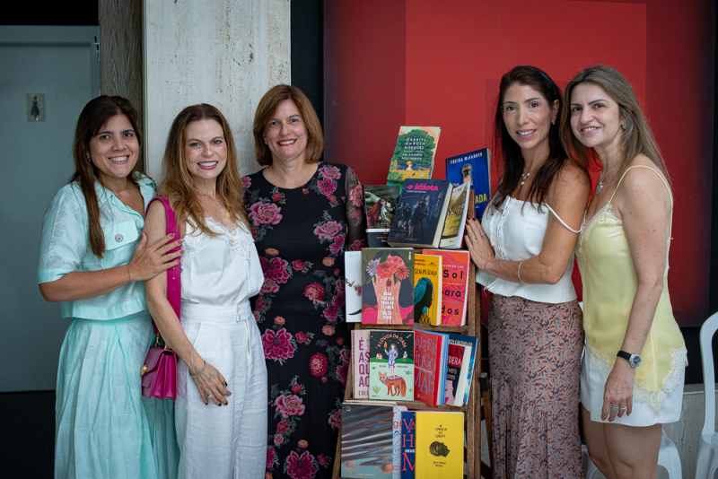 Luciana Bezerra conduz tarde de literatura com ação solidária em Fortaleza