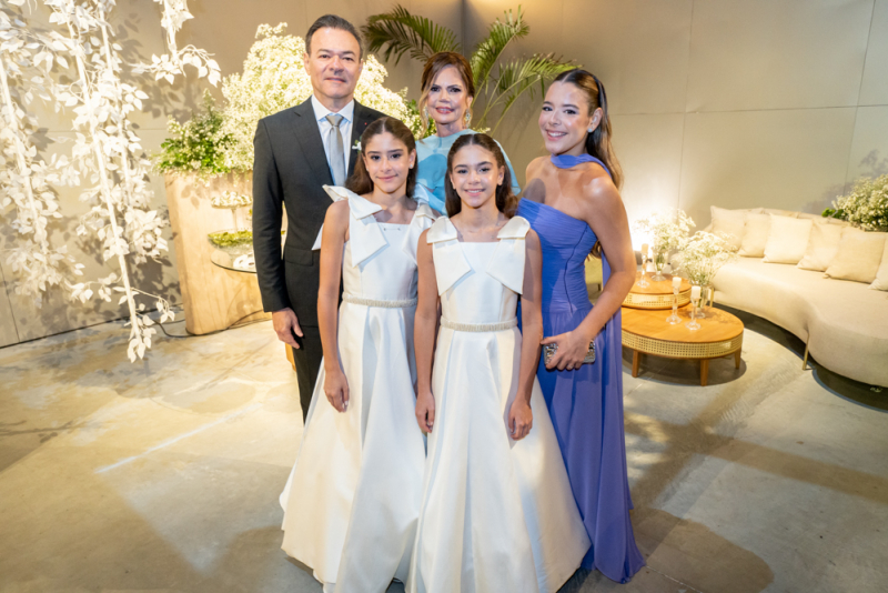 Chuva de Arroz - Milla Twardy e Michel Ferraz selam união em cerimônia na Igreja do Líbano