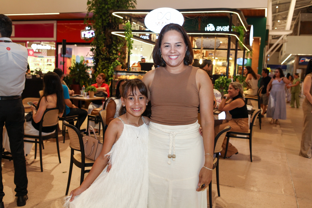 Helena Acário E Ana Luz