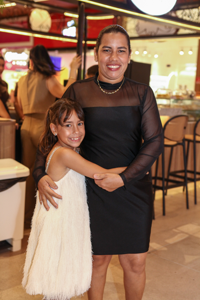 Helena Acário E Lucia