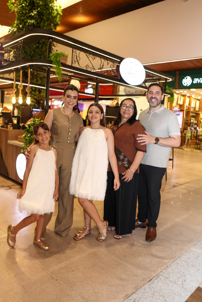 Helena, Manuela E Valentina Acário, Mary De Oliveira, Nagib Acário (11)