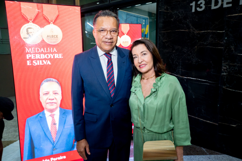 Reconhecimento público - Chagas Vieira e Heraldo Pereira são agraciados com a Medalha Perboyre e Silva em cerimônia na Alece