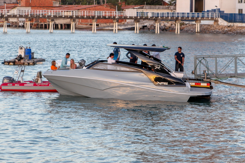 Feriado à beira-mar - Tardes ensolaradas, música ao vivo e boa mesa marcam o feriado no Iate Clube de Fortaleza