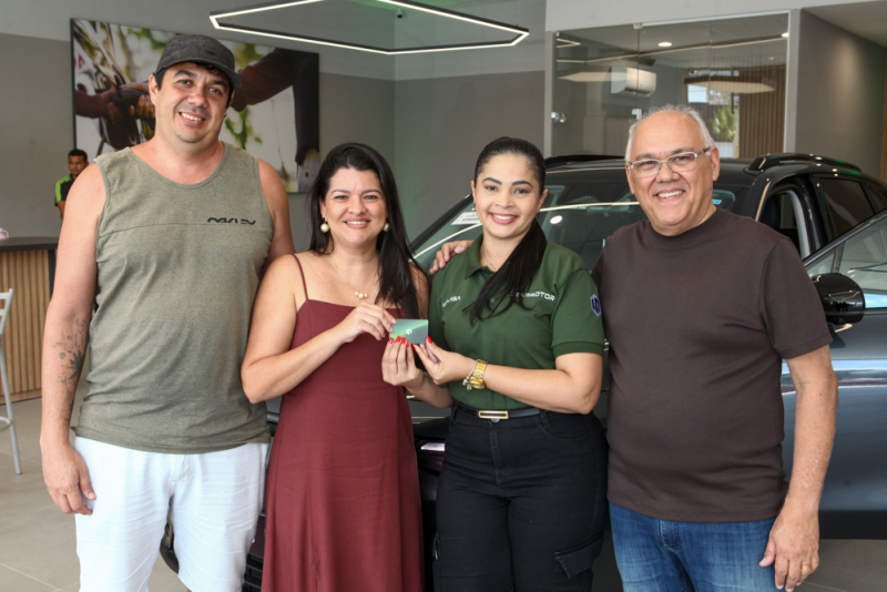 Nova concessionária - Abertura da Leapmotor Vouga movimenta avenida Júlio Ventura com apresentação de modelos da marca chinesa