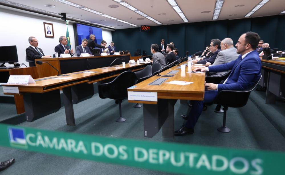 Deputados analisam novo programa nacional de qualificação para MEIs
