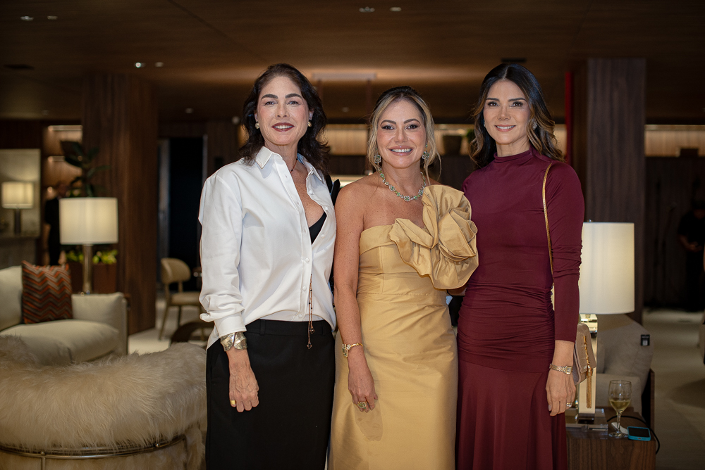 Isabela Fiuza, Talyzie Mihaliuc E Rachel Texeira (1)