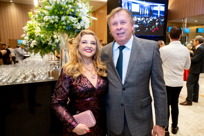 Noite de reconhecimento - VICTA Engenharia é eleita Construtora do Ano no Prêmio da Construção 2025