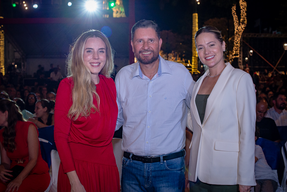 Jade Romero, Romeu E Tainá Aldiguri (3)