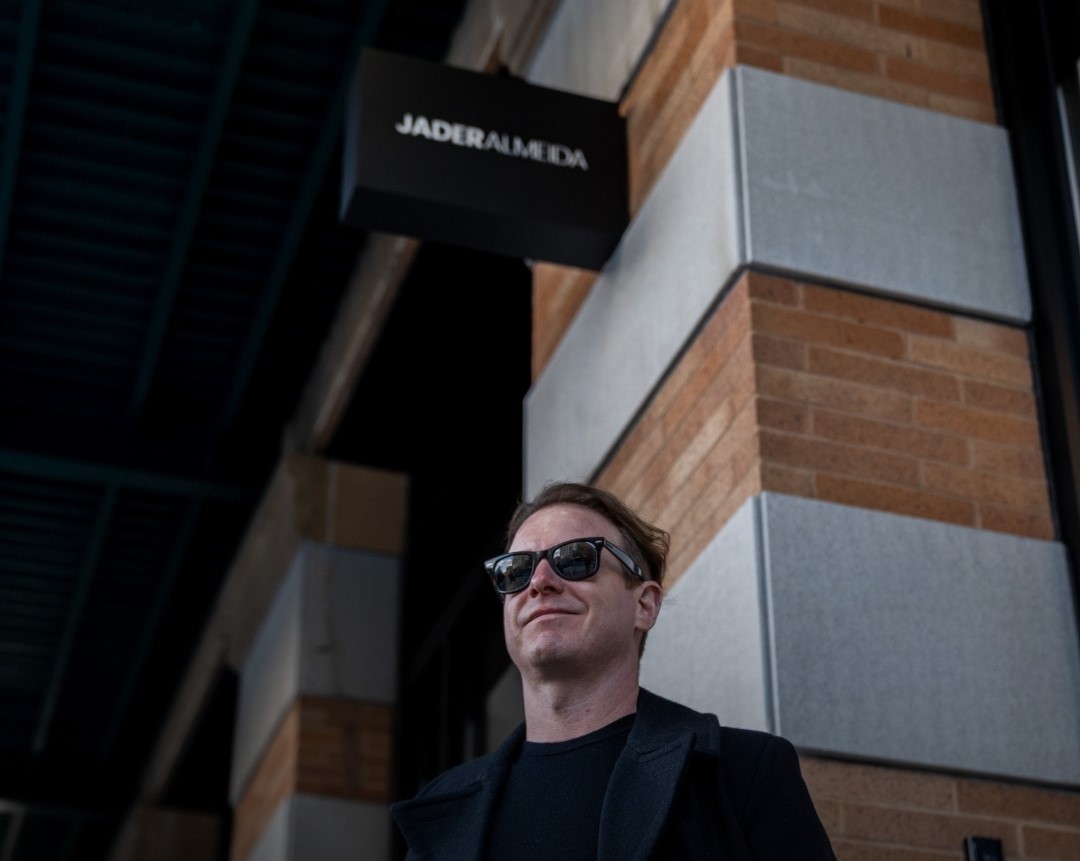 Jader Almeida inaugura gallery store em Tribeca e leva o design autoral brasileiro a Nova York