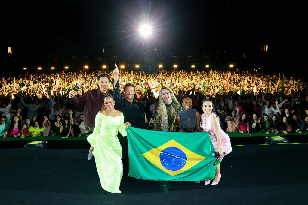 Jeniffer Nascimento, Cynthia Erivo, Larissa Manoela, Jon M. Chu, Jonathan Bailey E Gloria Groove