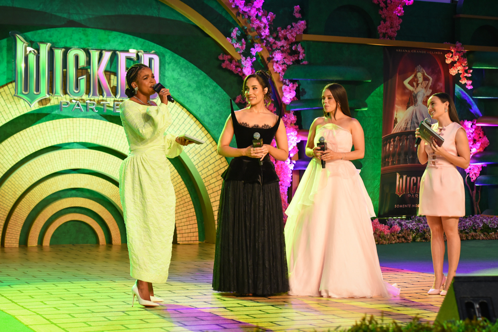 Jeniffer Nascimento, Fabi Bang, Myra Ruiz E Larissa Manoela