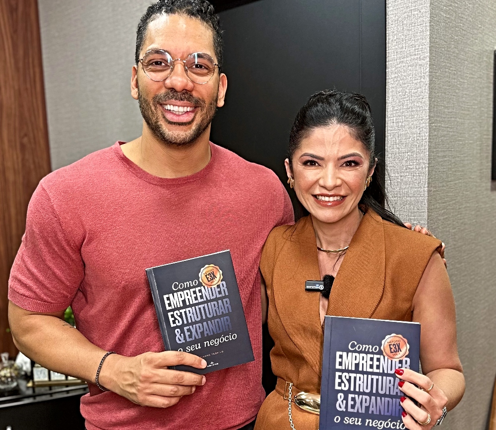 Tatianne Teófilo faz pré-lançamento de livro no evento ‘Potência’, em São Paulo