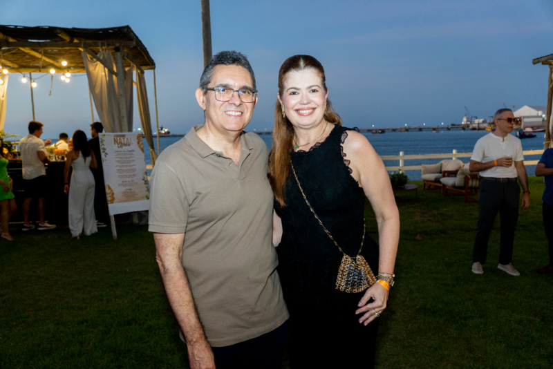 Encontro festivo - APECE reúne associados, familiares e convidados em Sunset de Natal no Iate Clube de Fortaleza