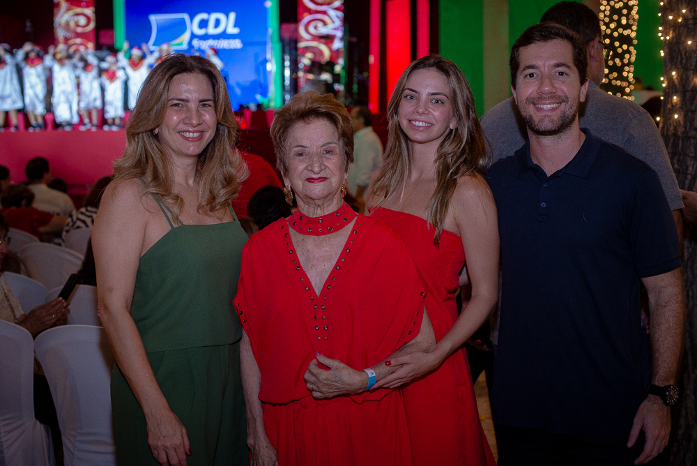 Karmilse Marinho, Maria Do Carmo, Nicole Marinh E Gilherme Rolim (1)