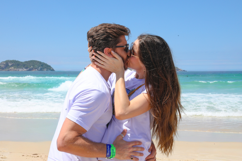 Klebber Toledo E Camila Queiroz