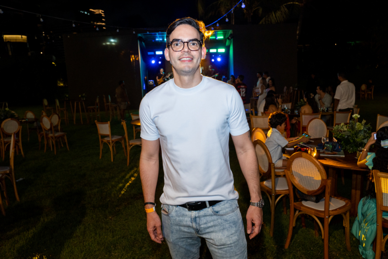 Encontro festivo - APECE reúne associados, familiares e convidados em Sunset de Natal no Iate Clube de Fortaleza