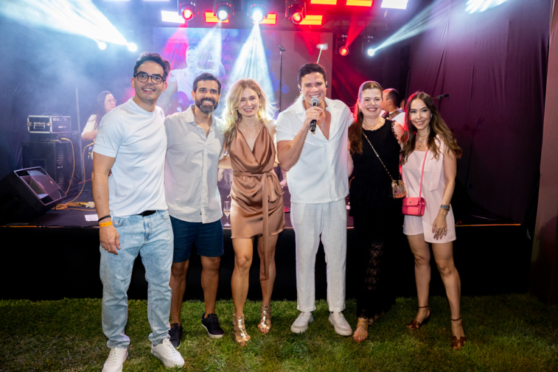 Encontro festivo - APECE reúne associados, familiares e convidados em Sunset de Natal no Iate Clube de Fortaleza