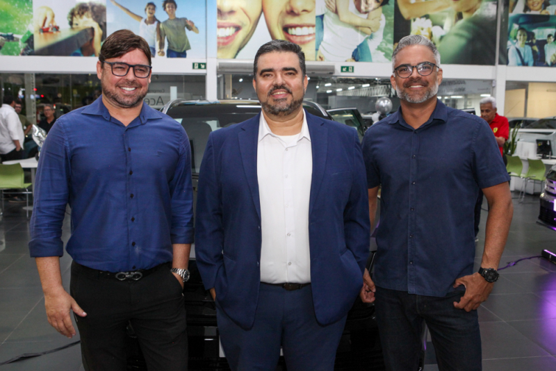 Noite automotiva - Boreal Day apresenta novo SUV da Renault na Jangada da avenida Júlio Ventura