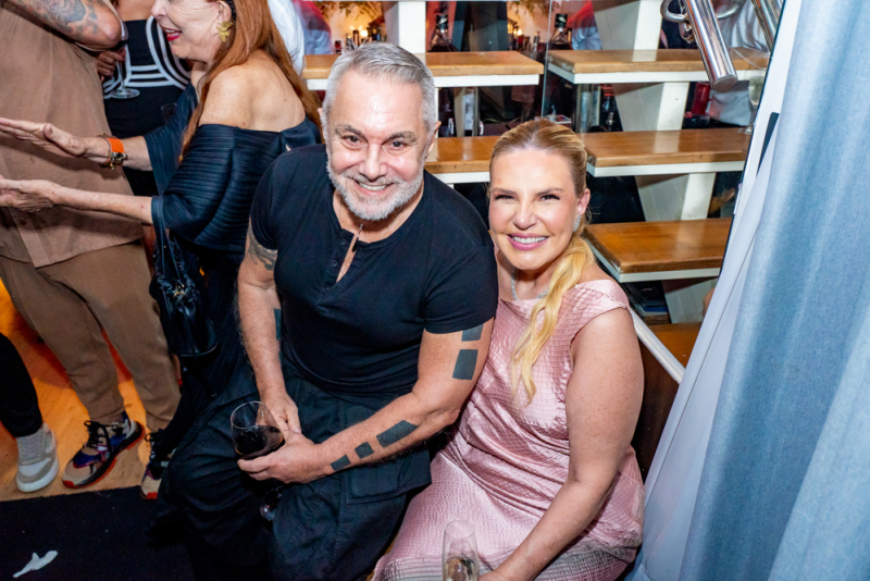 55 Rotações - Roberto Pamplona Jr. festeja nova idade em noite especial no seu elegante loft