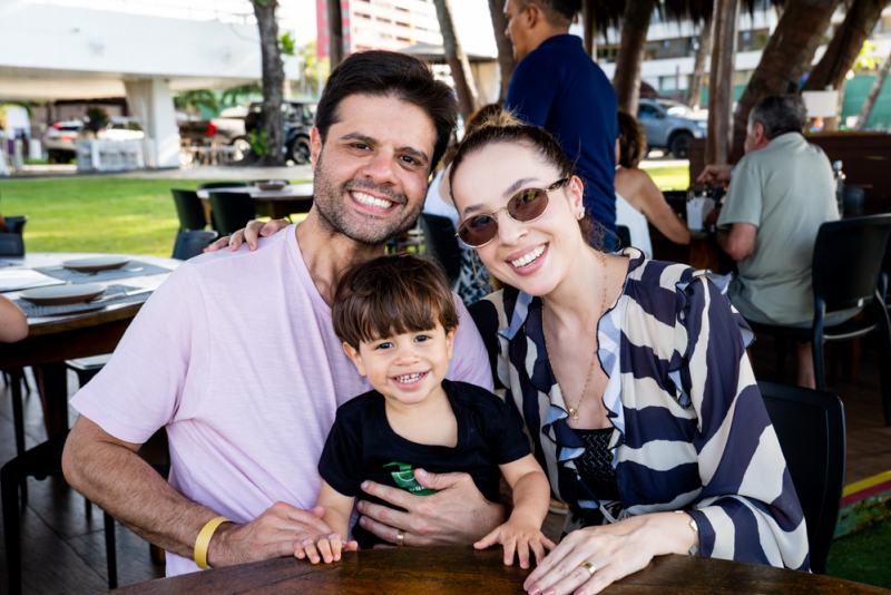 Sunny vibes - Encontros, boa música e dias ensolarados dão o tom do fim de semana no Iate Clube de Fortaleza