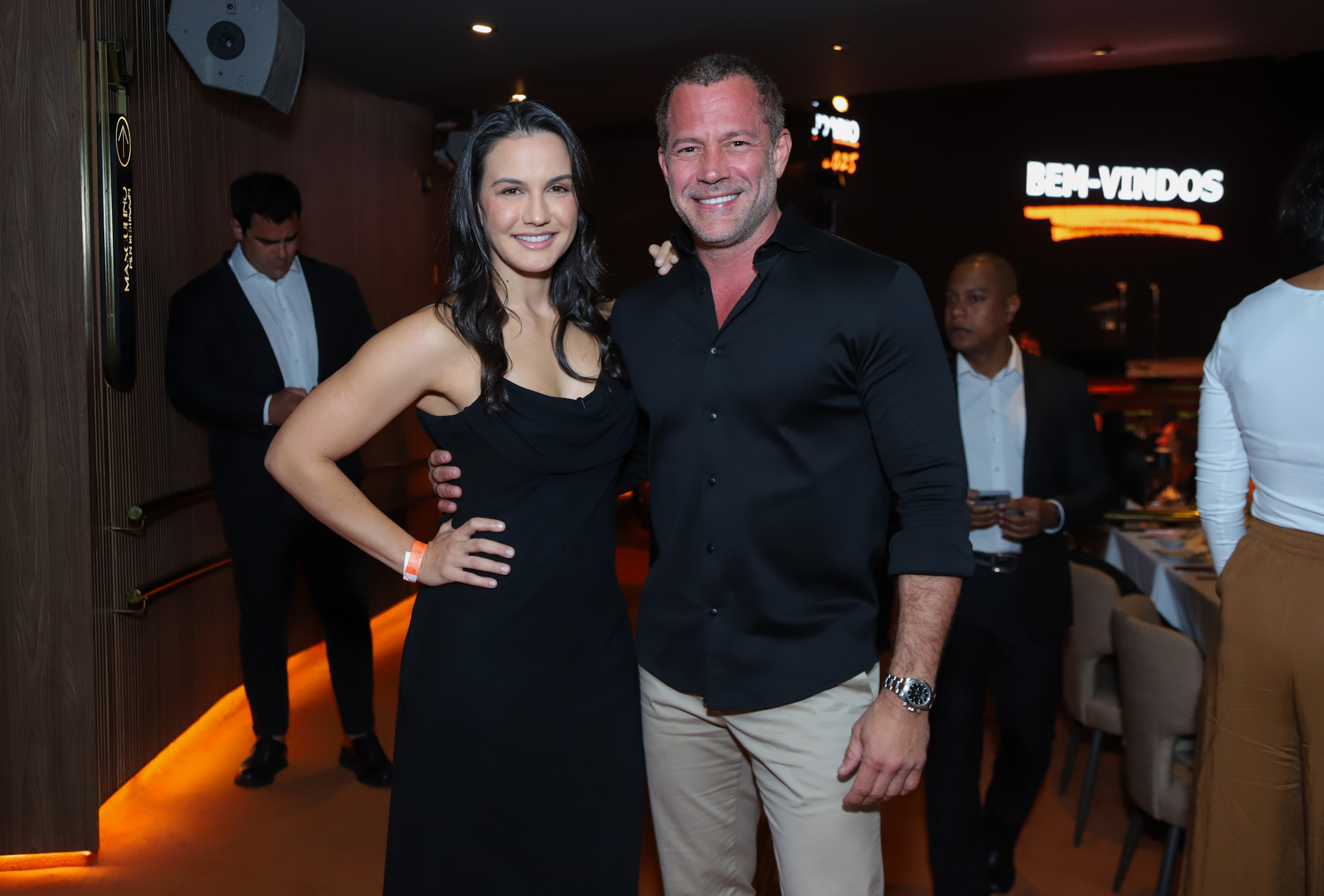 Fábio Porchat, Kyra Gracie e Malvino Salvador prestigiam jantar beneficente do Instituto Reação no Rio