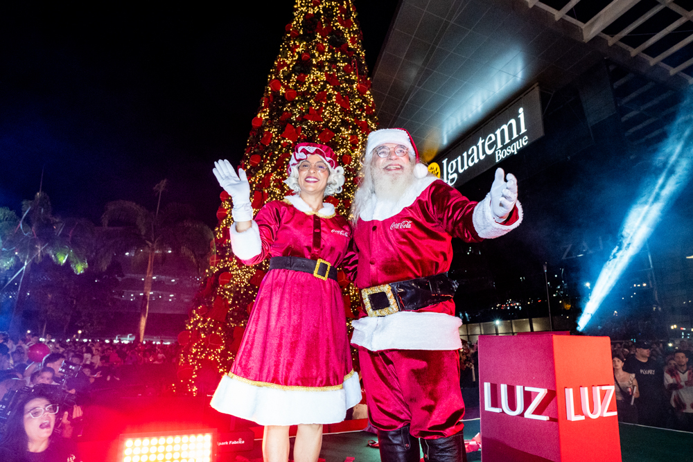 Chegada do Papai Noel marca início da temporada natalina no Iguatemi Bosque