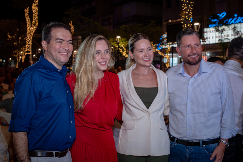Centro em festa - Papai Noel acrobata, Coral no Hotel Excelsior e show de Jorge Vercillo marcam abertura do Ceará Natal de Luz