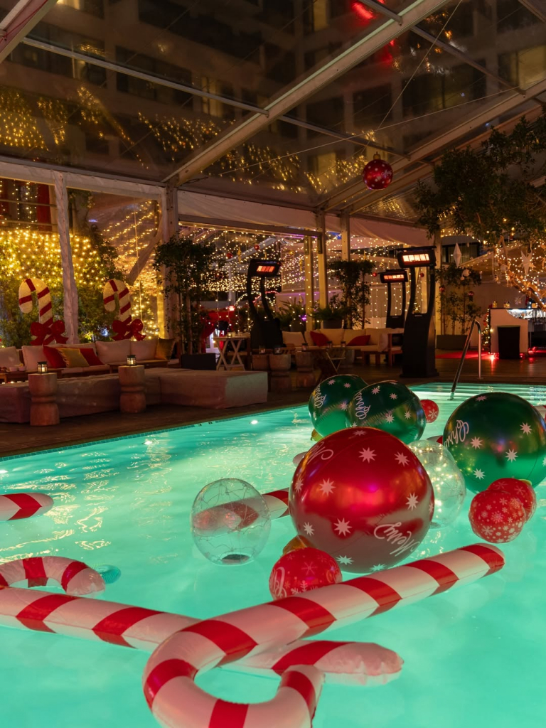 @mariahsholidaybar Los Angeles Is A Poolside Christmas Paradise 🌴✨ Spots Are Filling Up Quickly (1)