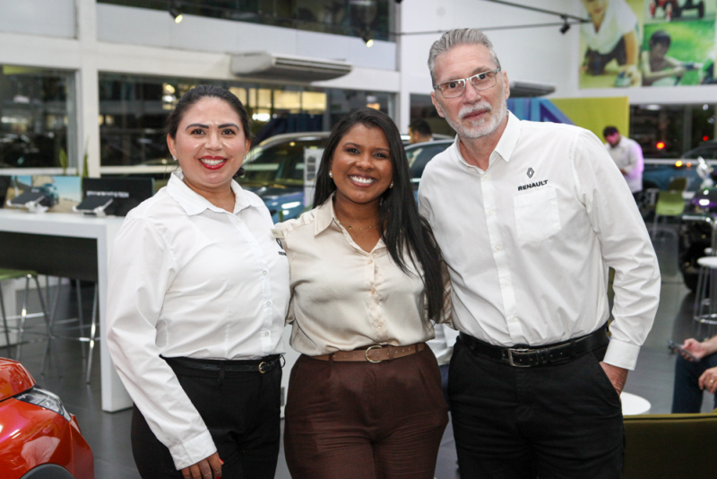 Noite automotiva - Boreal Day apresenta novo SUV da Renault na Jangada da avenida Júlio Ventura