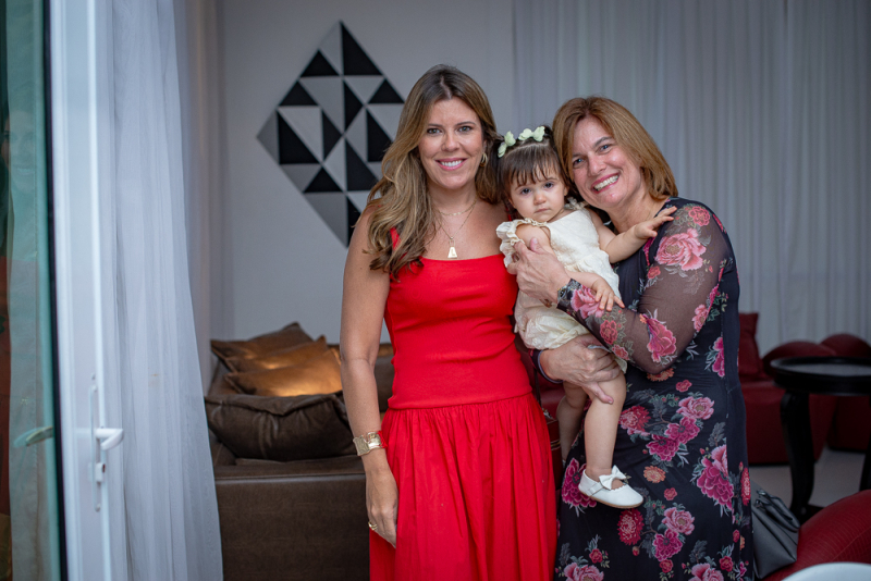 Gestos que inspiram - Luciana Bezerra conduz tarde de literatura com ação solidária em Fortaleza