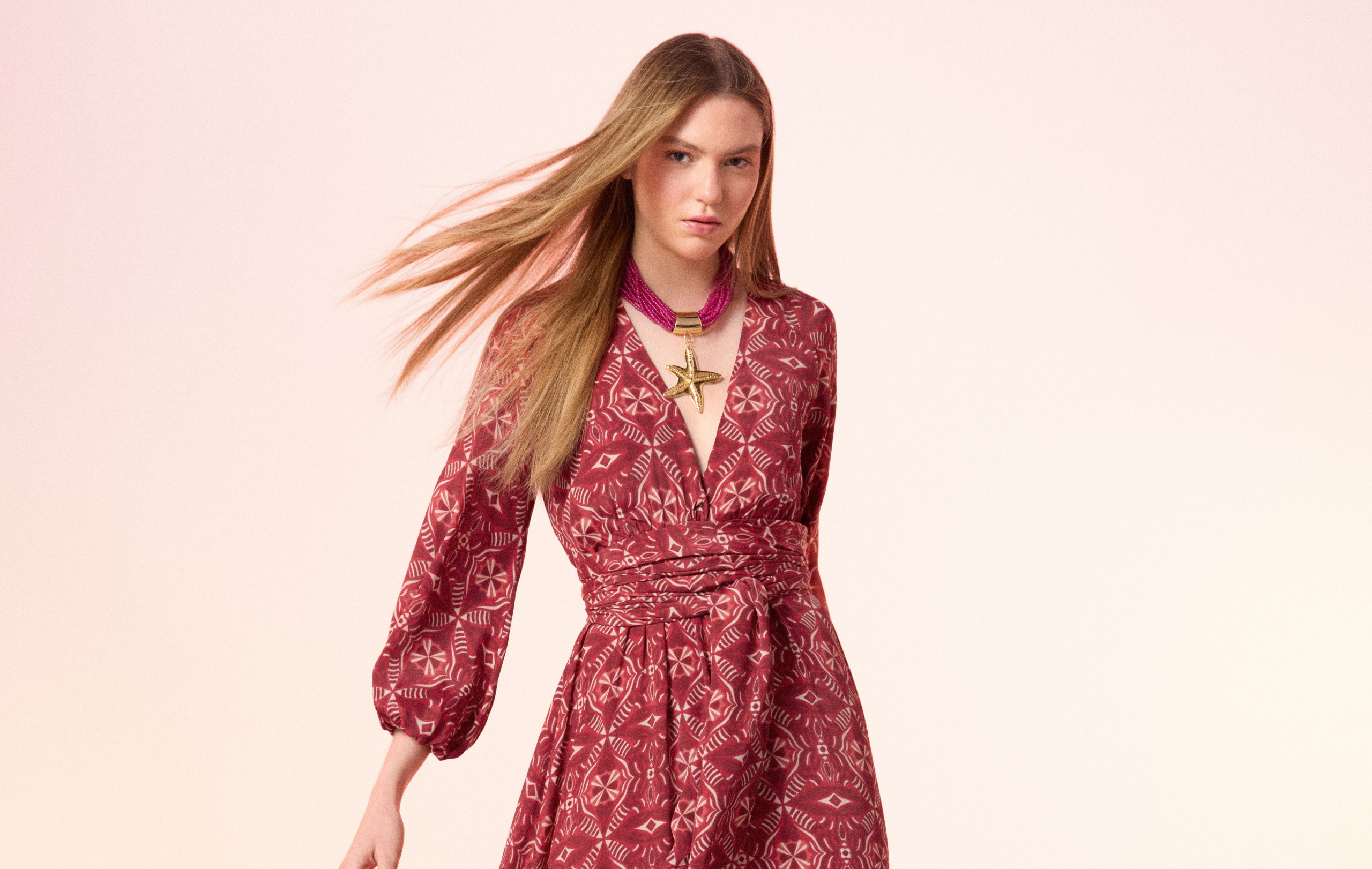 Mixed lança “Holi da Paz”, coleção que traduz o espírito do fim de ano com elegância e leveza