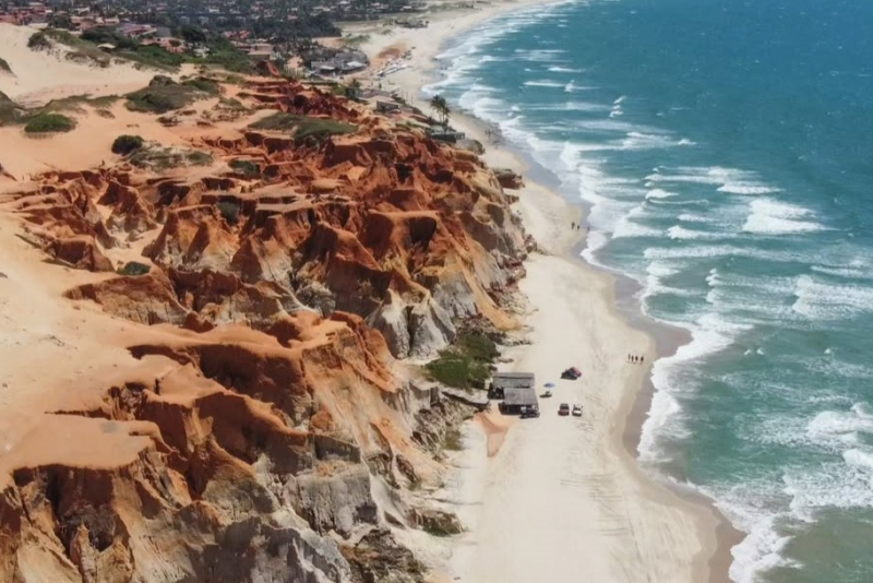 Booking.com inclui Morro Branco entre os 8 destinos brasileiros que estarão em alta em 2026