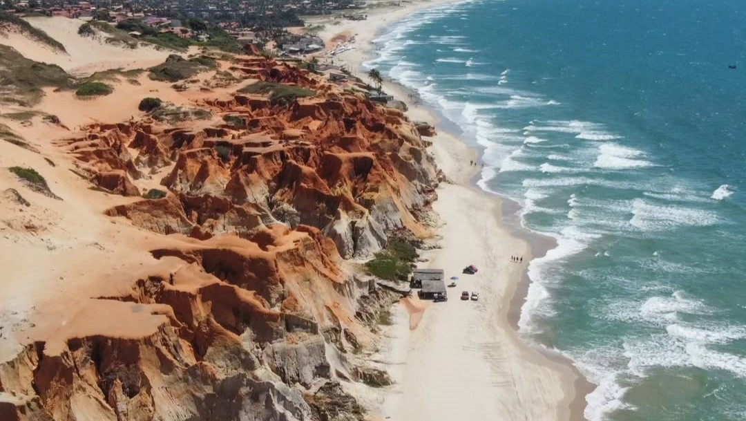 Booking.com inclui Morro Branco entre os 8 destinos brasileiros que estarão em alta em 2026