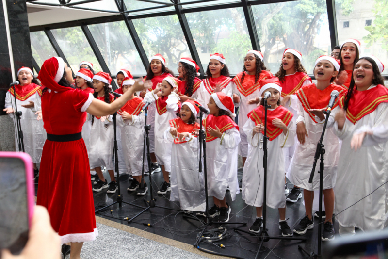 Agenda natalina - Programação do Ceará Natal de Luz 2025 é apresentada em café da manhã na CDL Fortaleza