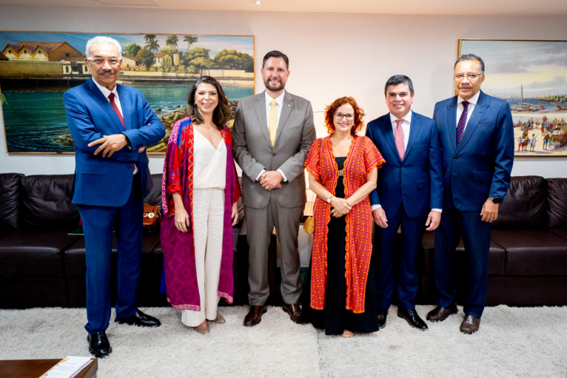 Reconhecimento público - Chagas Vieira e Heraldo Pereira são agraciados com a Medalha Perboyre e Silva em cerimônia na Alece