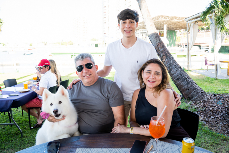 Sunny vibes - Encontros, boa música e dias ensolarados dão o tom do fim de semana no Iate Clube de Fortaleza