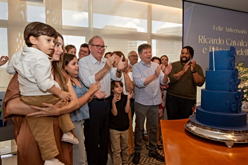 DUPLA COMEMORAÇÃO - Ricardo Cavalcante e Edgar Gadelha celebram aniversário em prestigiado almoço na FIEC