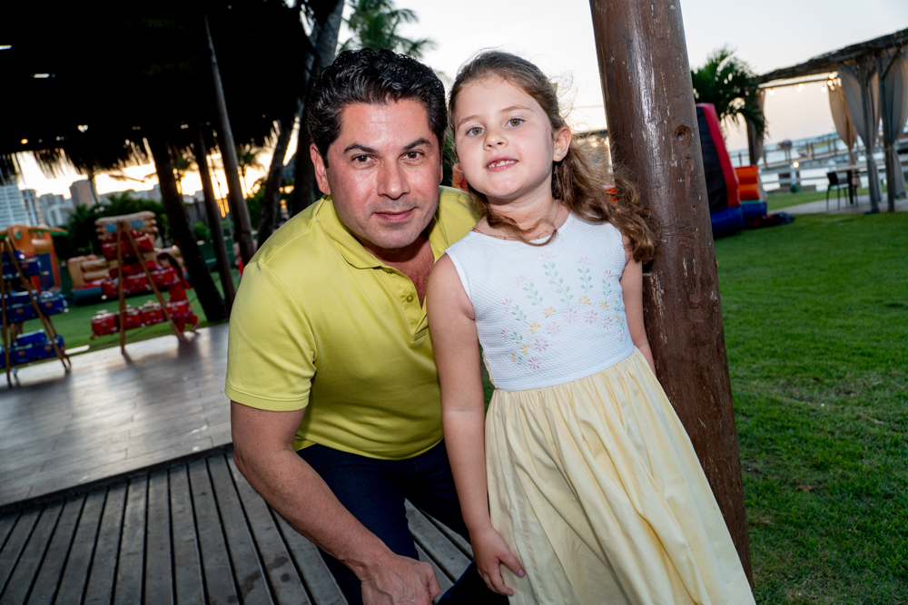 Pompeu Vasconcelos E Celine Quintão Carneiro