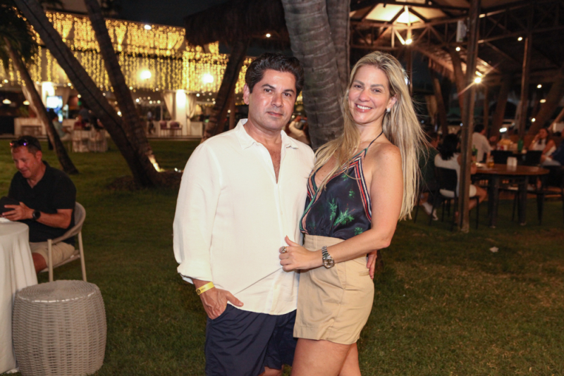 Feriado à beira-mar - Tardes ensolaradas, música ao vivo e boa mesa marcam o feriado no Iate Clube de Fortaleza