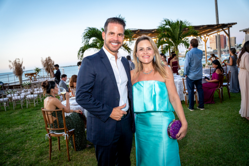 Casamento civil - Silvio Montezuma e Raiane Pretes oficializam união em sunset intimista no Iate Clube de Fortaleza
