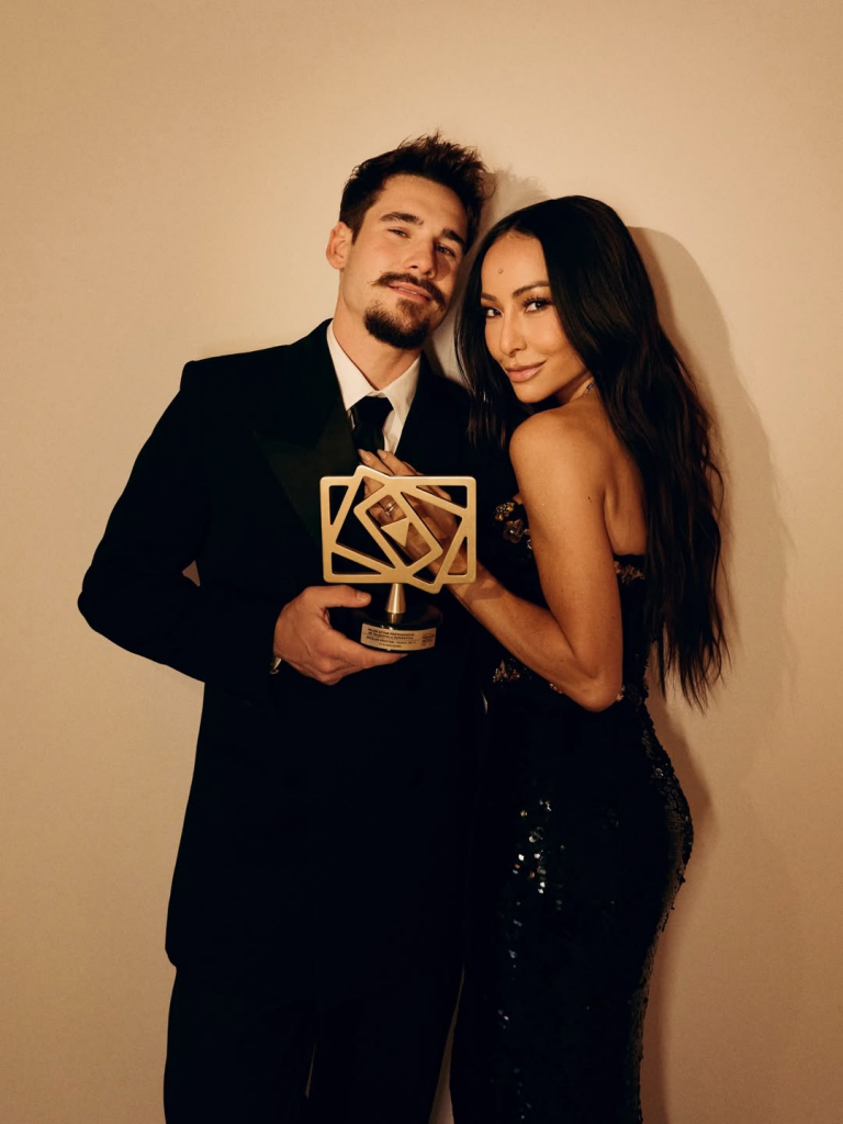 Que Prêmio Mais Merecido! Que Orgulho De Você @nicolasprattes ! Admiro A Sua Valentia, A Coragem (2)