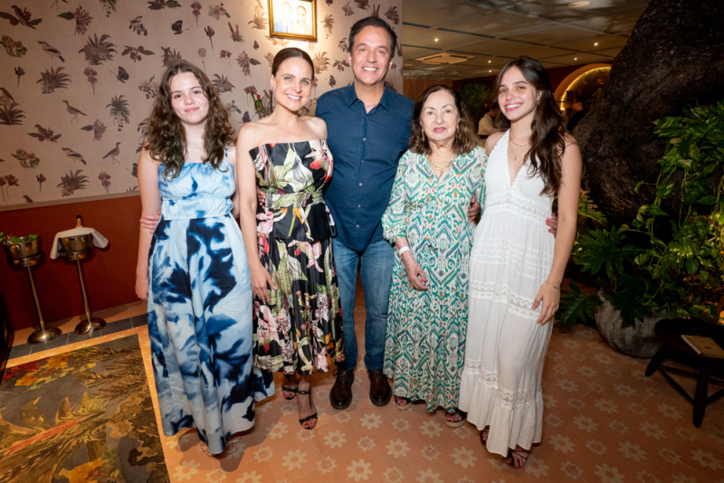 Rachel Studart, Ana Virginia Furlane, Fernando Novais, Alberice Novais E Rebecca Novais (1)